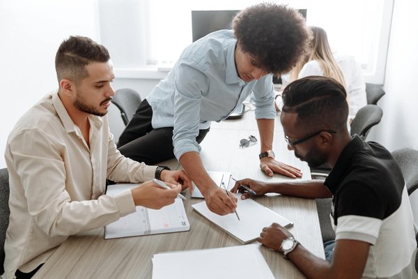 Solutions innovantes pour réduire le stress des clients dans le secteur du déménagement
